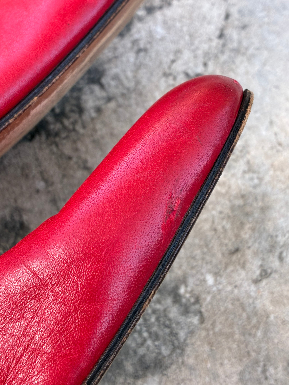 Vintage 80s Gucci Red Leather Kitten Heel Pumps W Gold Hardware