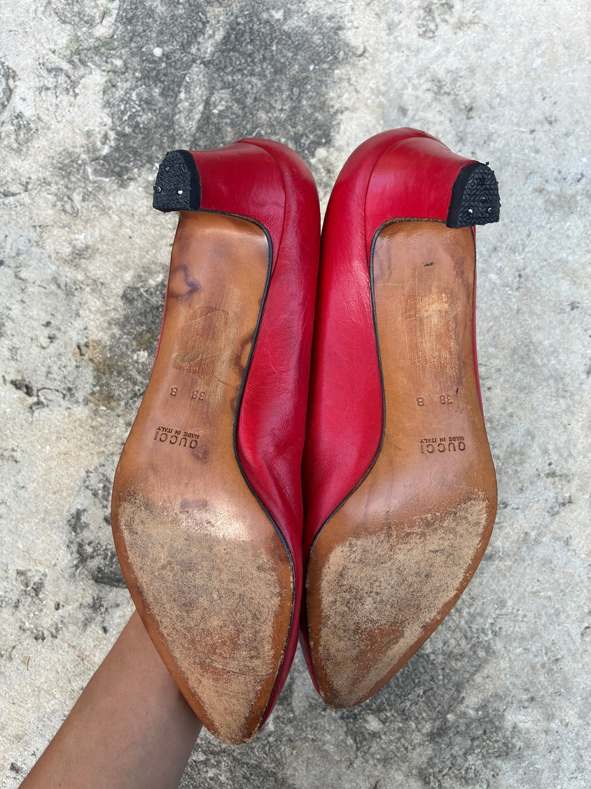 Vintage 80s Gucci Red Leather Kitten Heel Pumps W Gold Hardware