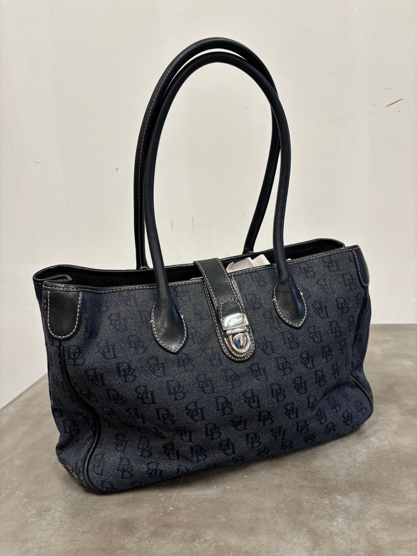 Dooney & Bourke Purse