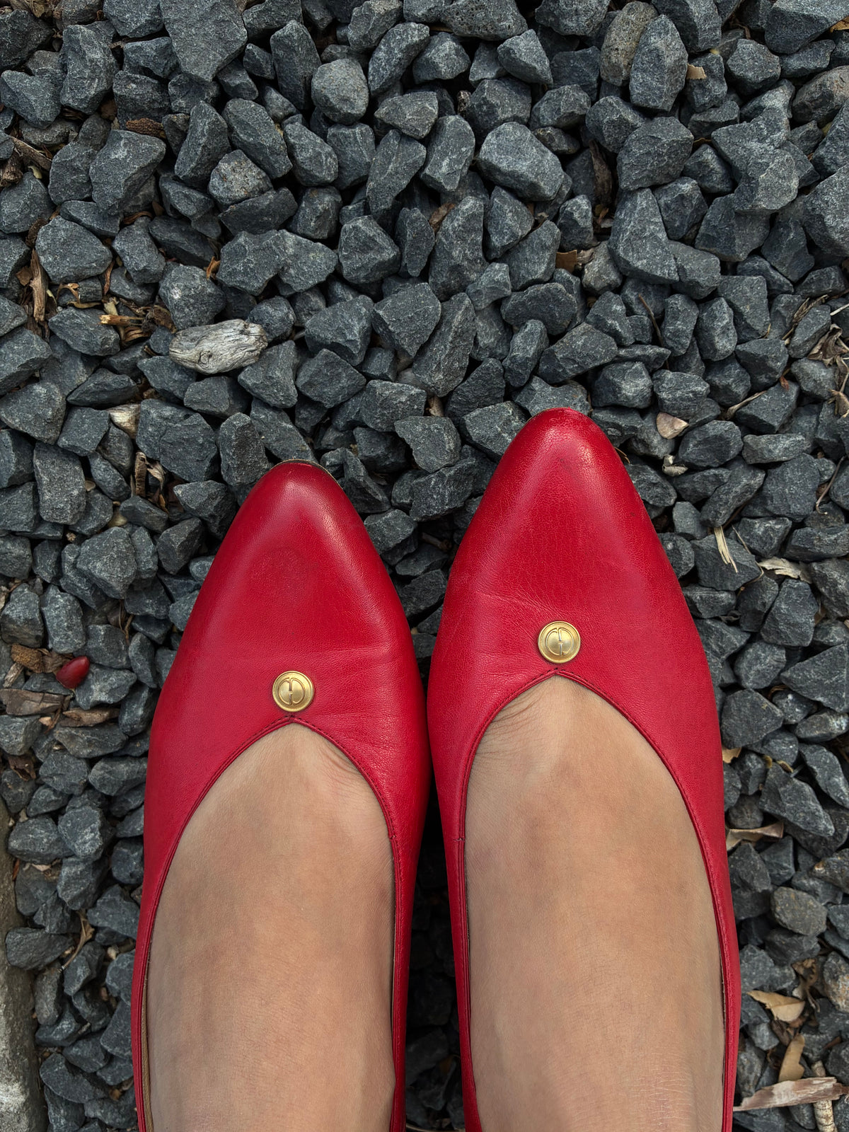 Vintage 80s Gucci Red Leather Kitten Heel Pumps W Gold Hardware