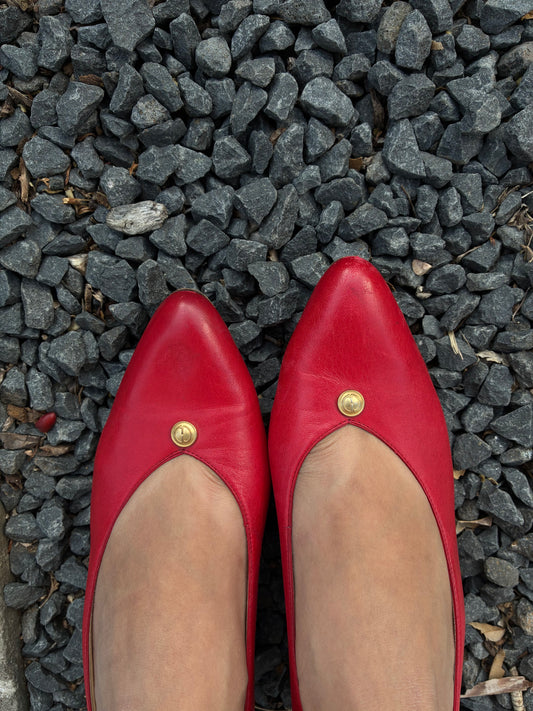 Vintage 80s Gucci Red Leather Kitten Heel Pumps W Gold Hardware