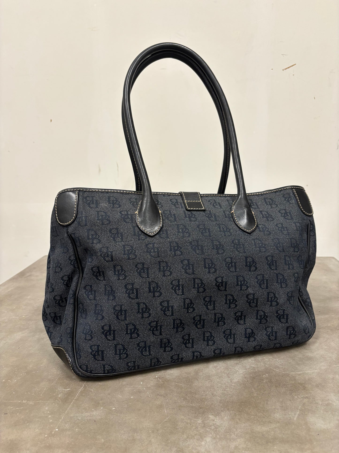 Dooney & Bourke Purse