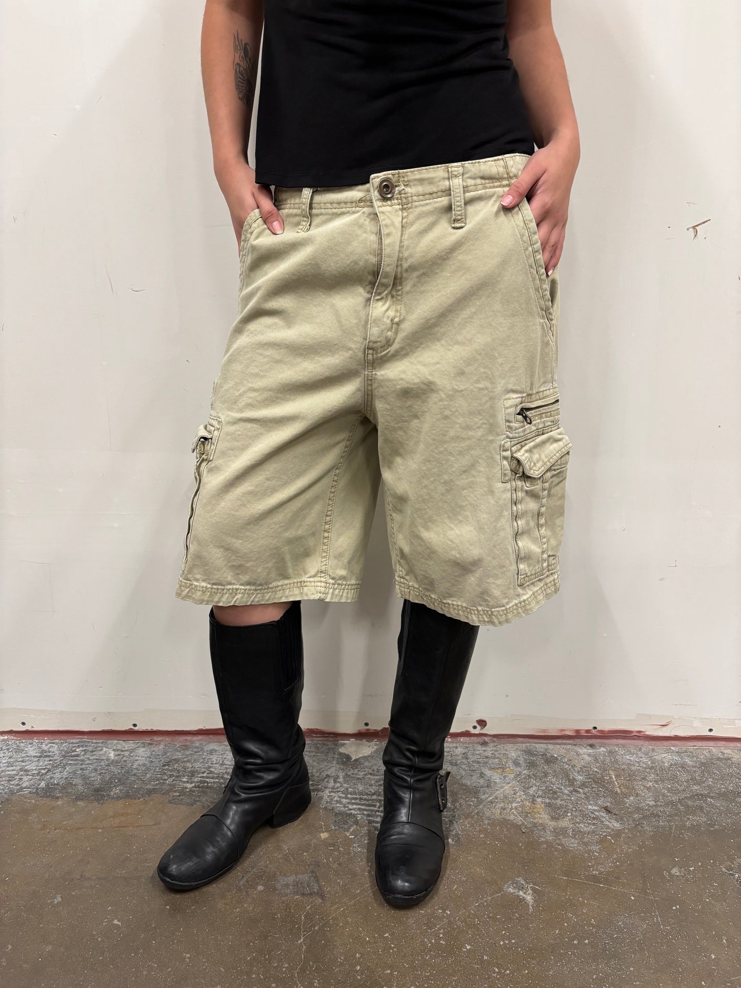 No Boundaries Cargo Jorts